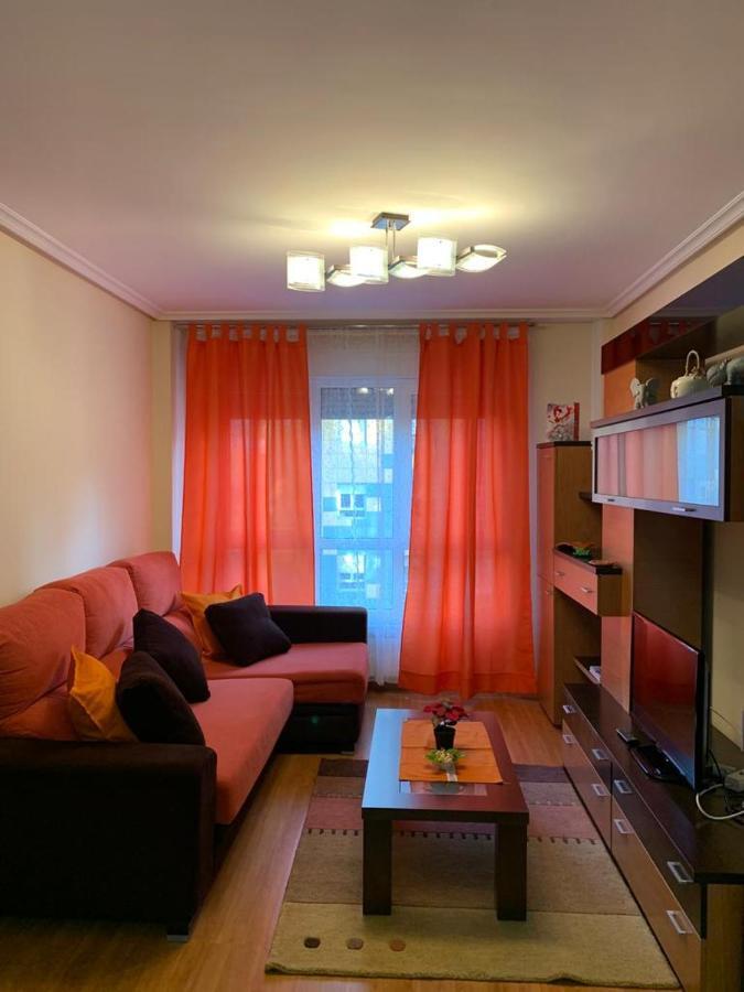 Apartamento Mota-2 Huca-Los Prados; Parking Y Wifi Gratis Oviédo Exterior foto